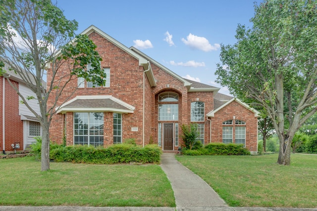 front of property with a front lawn