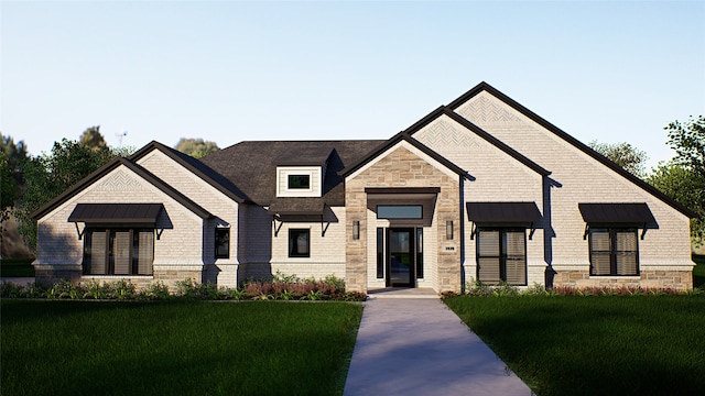 view of front of house featuring a front lawn