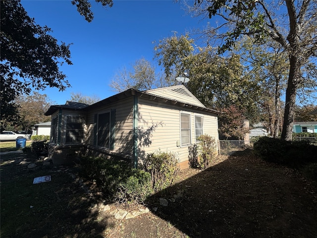 4848 Haas Dr, Dallas, TX 75216 - view of side of home