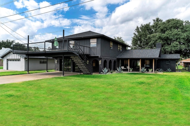 view of front of property with a front lawn