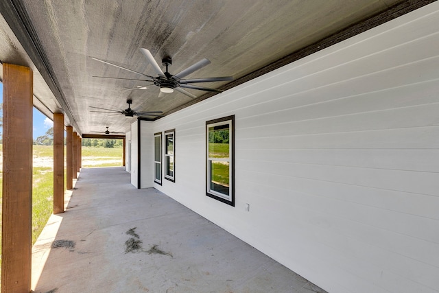 view of patio with ceiling fan and covered porch