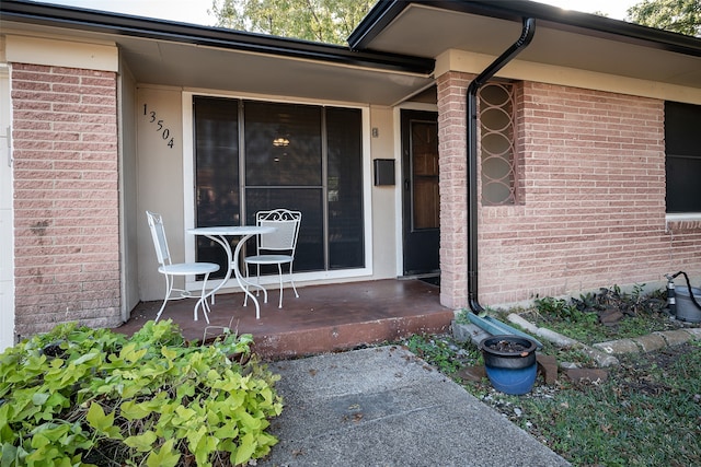 property entrance with a porch