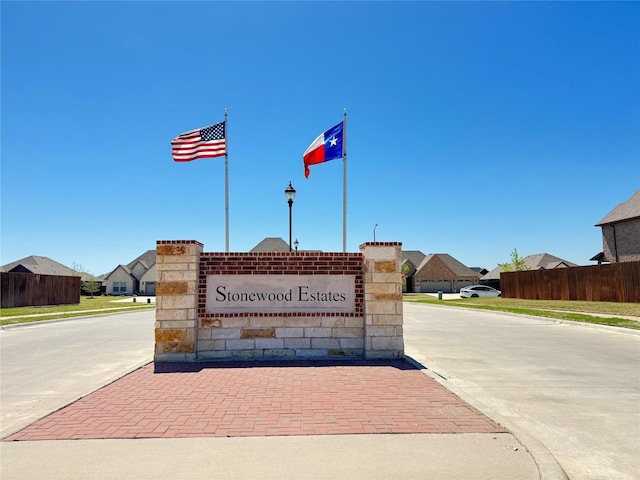 view of community / neighborhood sign