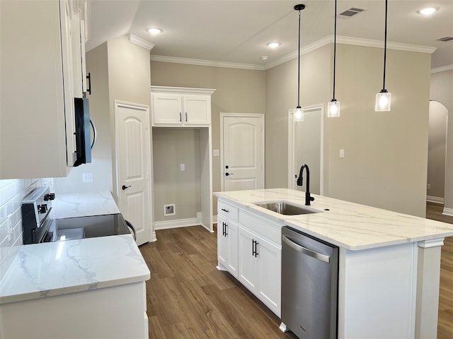 kitchen featuring white cabinetry, dishwasher, an island with sink, and pendant lighting