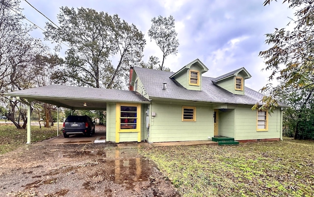 view of front facade featuring a carport