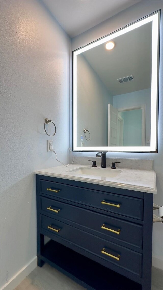 full bathroom with vanity, toilet, and tiled shower / bath