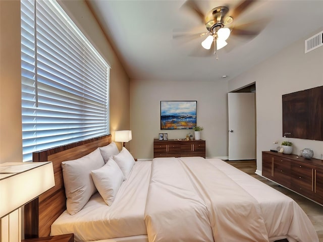 bedroom featuring ceiling fan