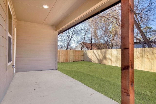 view of yard featuring a patio