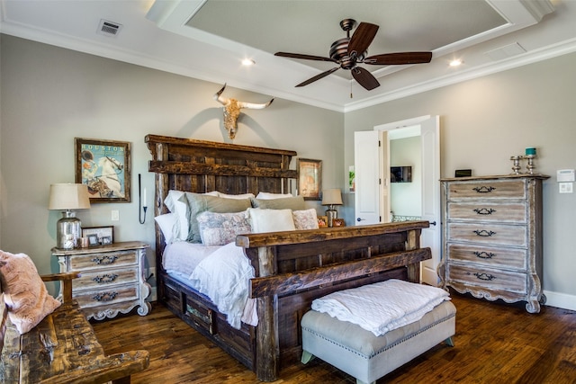 bedroom featuring ceiling fan, crown molding, and dark hardwood / wood-style floors