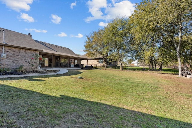 view of yard featuring a patio