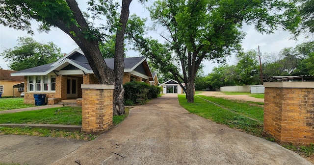 view of front of home with a front lawn