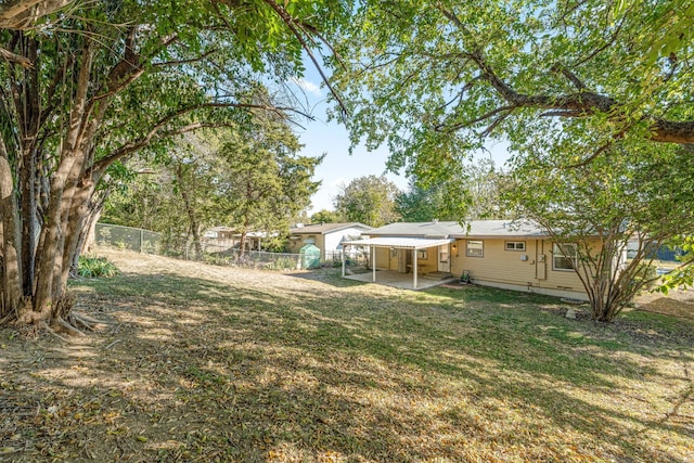 view of yard featuring a patio