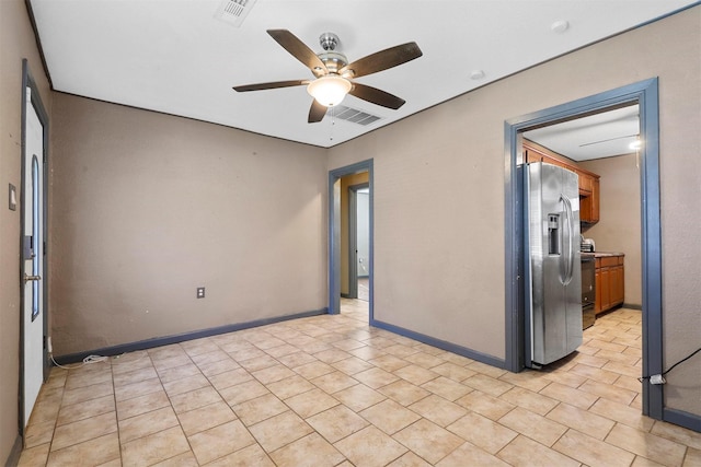 empty room featuring ceiling fan