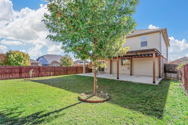 view of yard with a patio