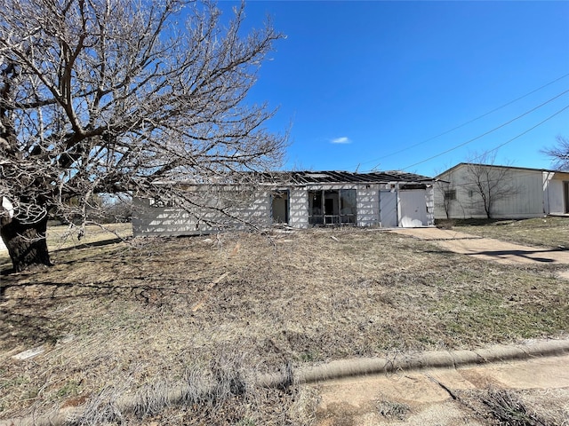 view of front of property