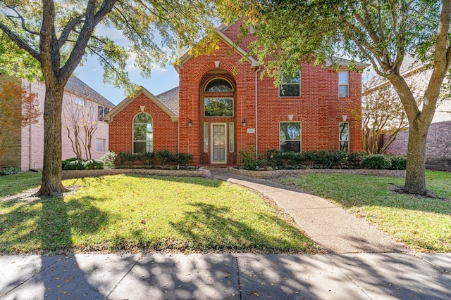 view of front of property with a front yard