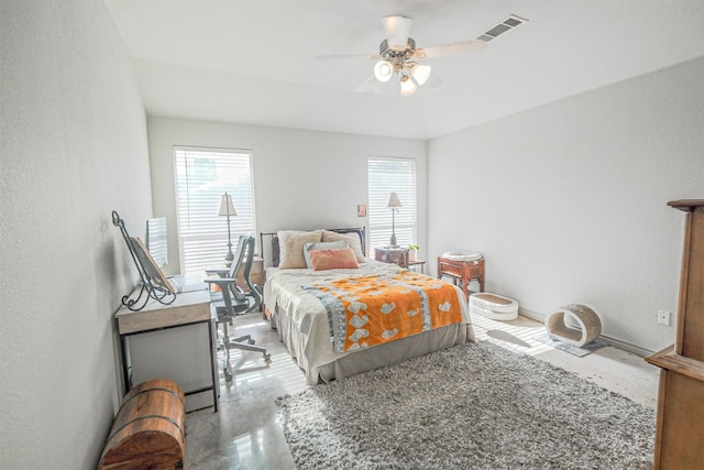 bedroom with ceiling fan