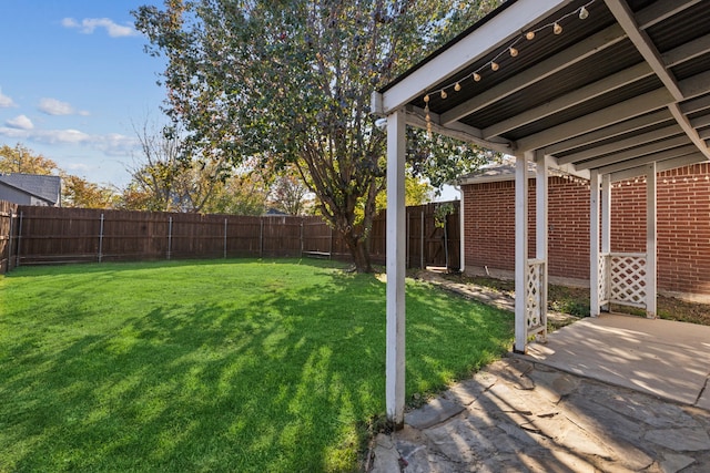 view of yard with a patio area