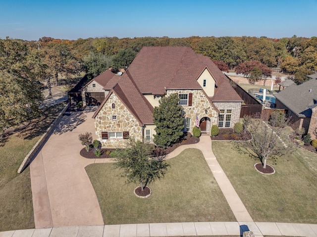 view of front of house featuring a front yard