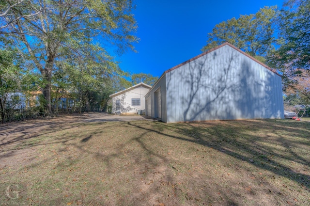 exterior space featuring a lawn