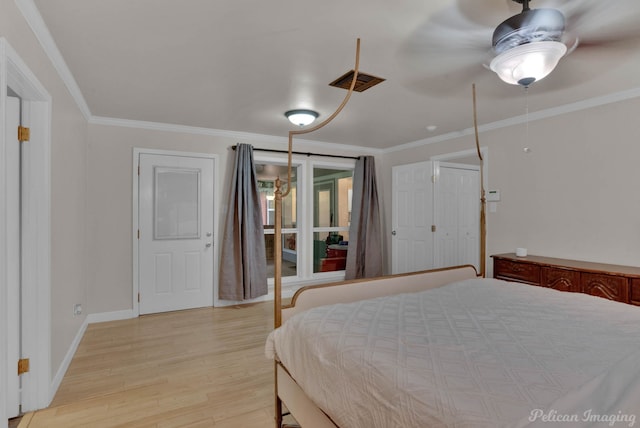 bedroom featuring ornamental molding, ceiling fan, and light hardwood / wood-style floors