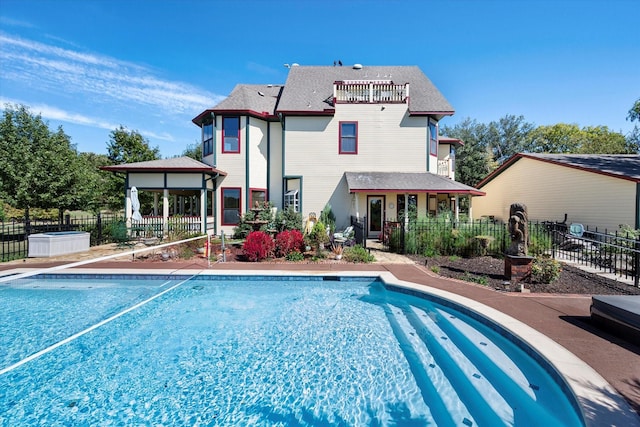 view of swimming pool