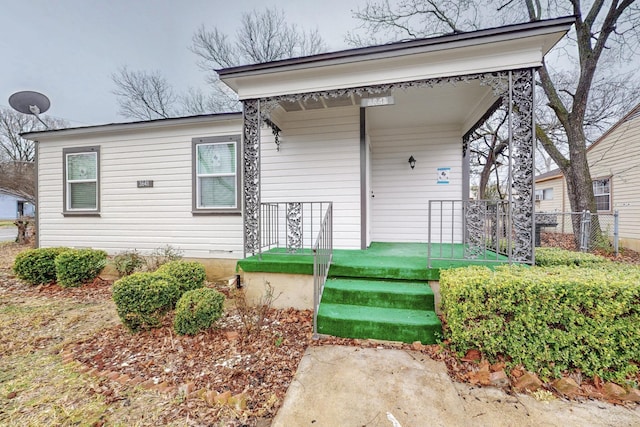 view of front facade with covered porch