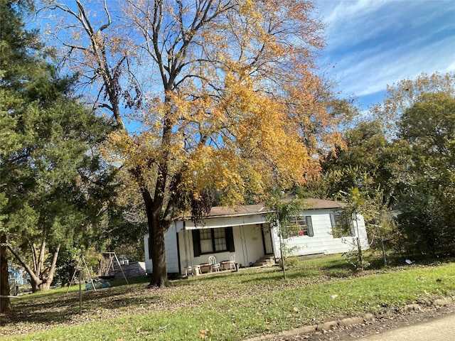 view of front of property with covered porch