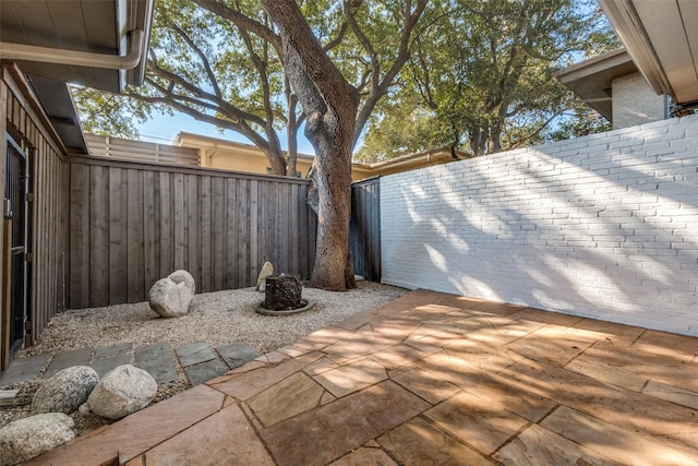 5919 Bordeaux Ave, Dallas, TX 75209 - fenced backyard featuring a patio