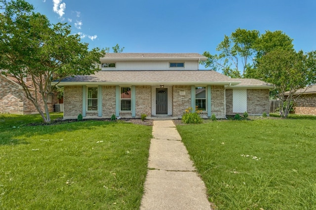 view of front of property with a front yard