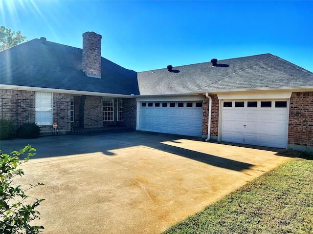 view of front facade with a garage