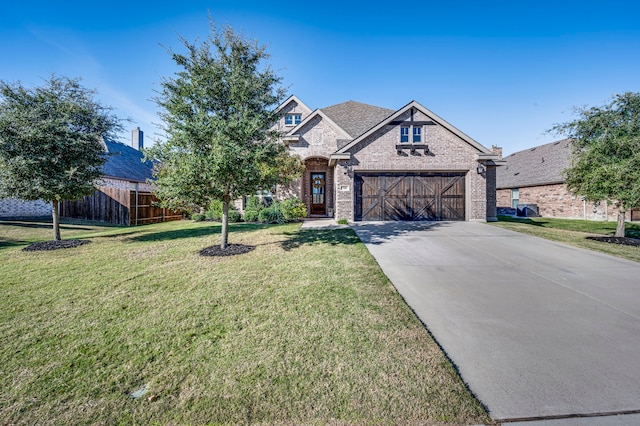 view of front of house featuring a front lawn