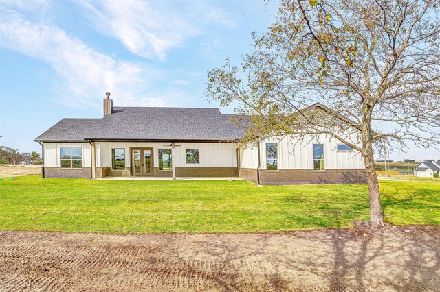 view of front of house with a front yard