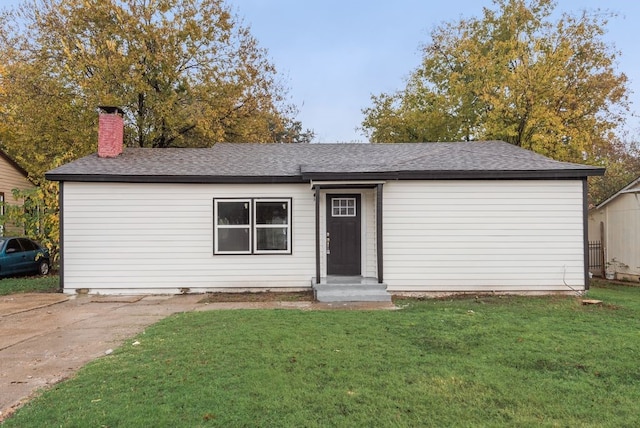 2233 Eastover Ave, Fort Worth, TX 76105 - ranch-style house with a front lawn, a chimney, and roof with shingles