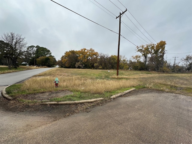 Listing photo 2 for 100 Gipson Rd, Azle TX 76020