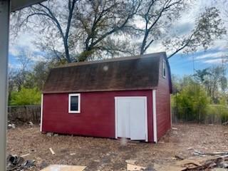 view of outbuilding