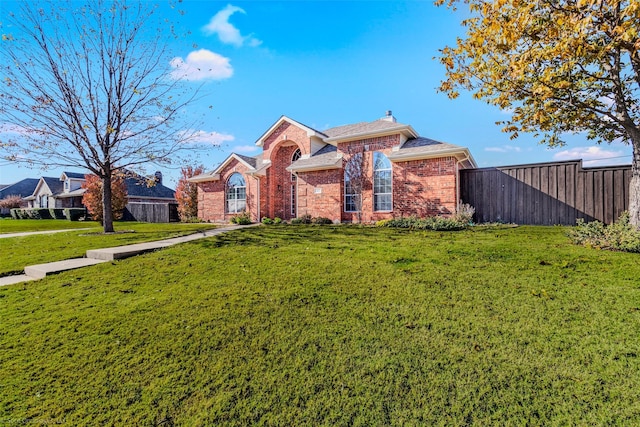 view of front of property with a front yard