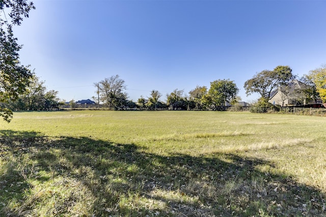 view of yard featuring a rural view