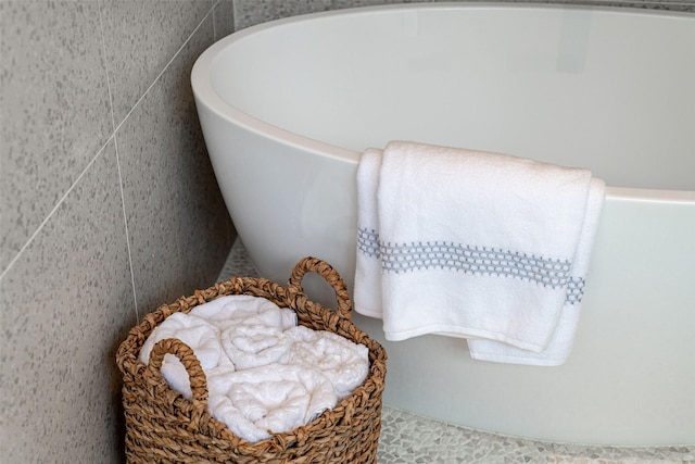 bathroom with a bathtub