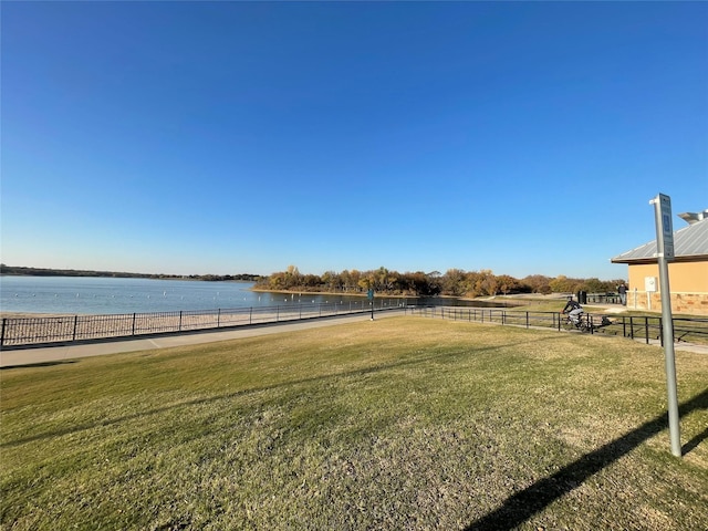 view of yard featuring a water view