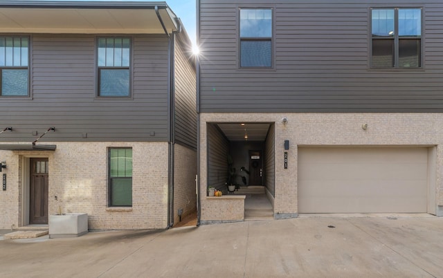 view of front facade with a garage