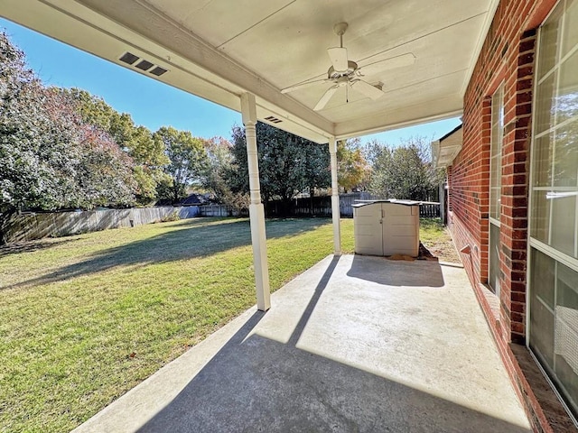 view of patio with ceiling fan