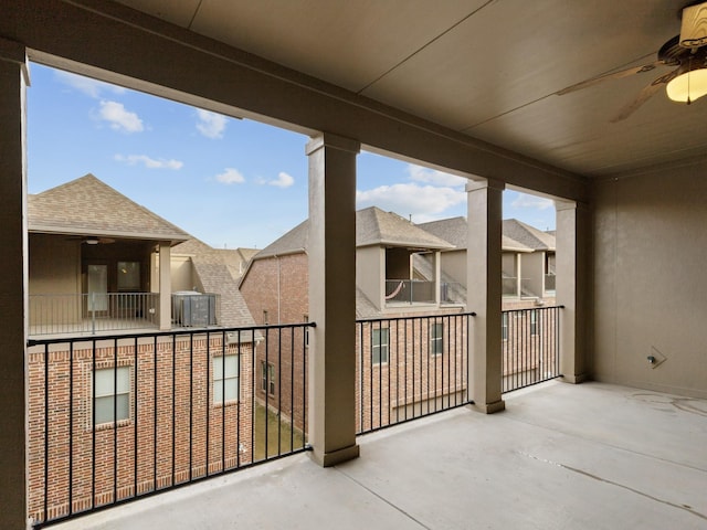 balcony featuring ceiling fan