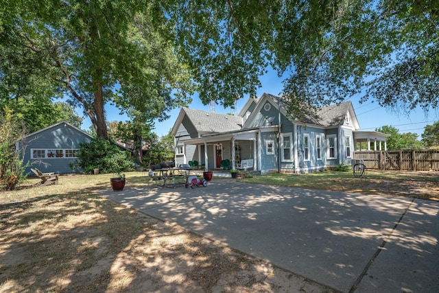 view of front of home featuring a porch