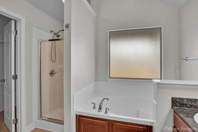 unfurnished bedroom with light carpet, ceiling fan, and a closet