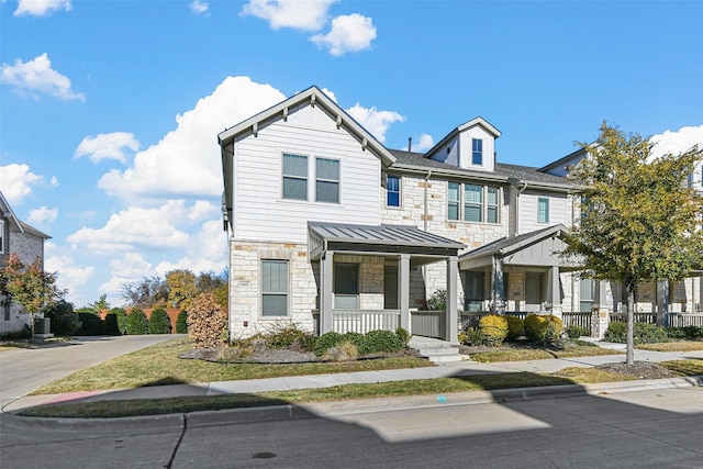 view of front of property featuring a porch