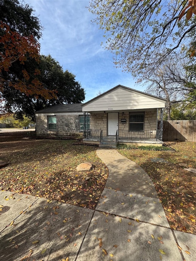 view of front of house featuring a porch