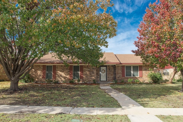 view of front of house with a front yard