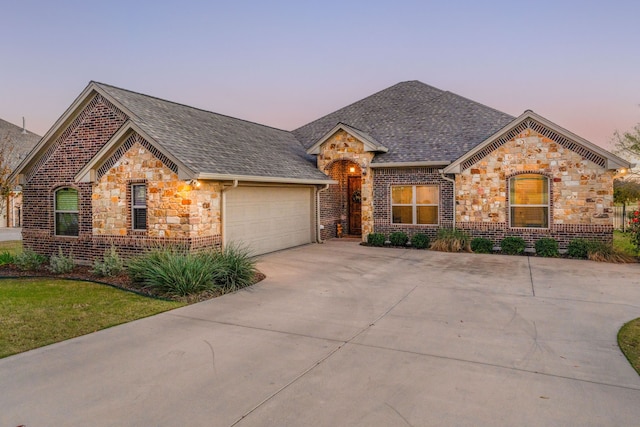 view of front facade featuring a garage