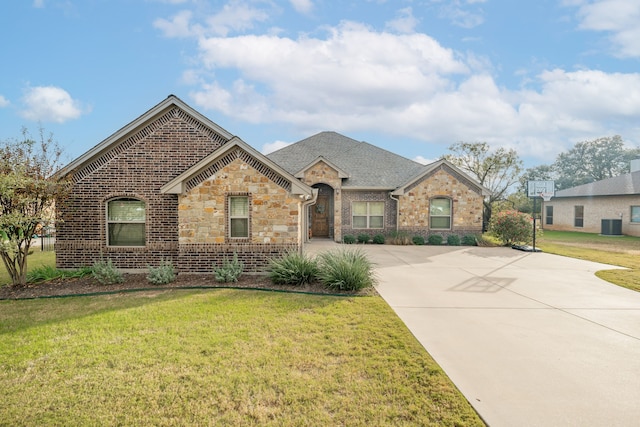 view of front of house with a front yard